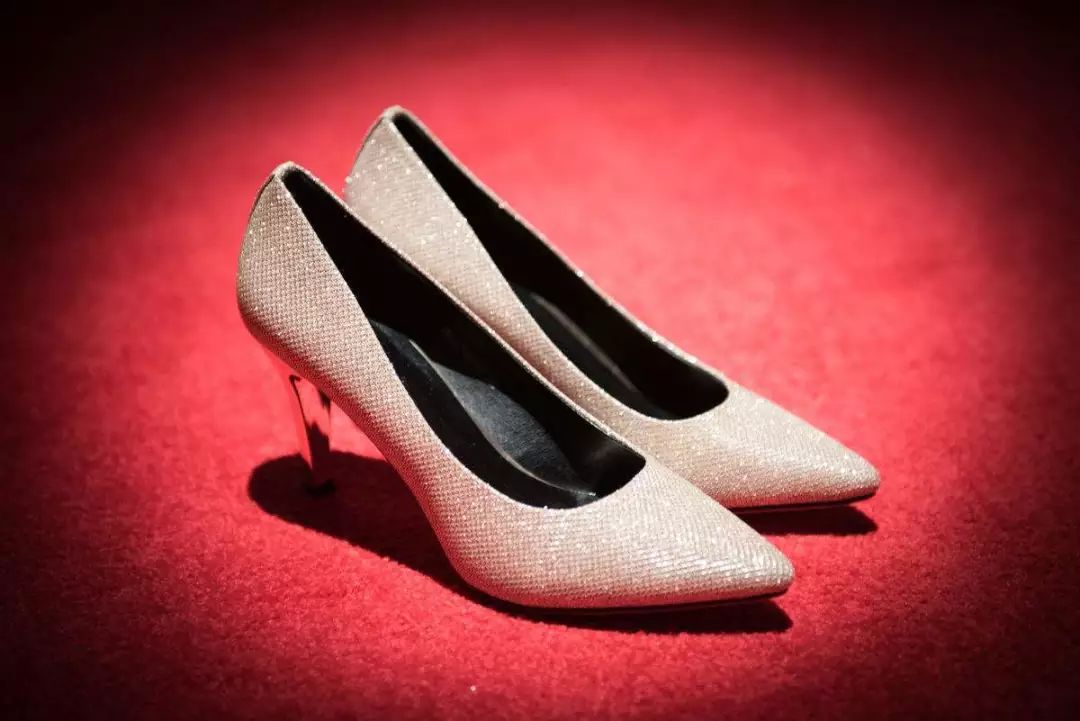 全莱州的女王女神都来了！停车一定免费、万向轮行李箱也一定免费……