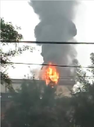 近日化工厂爆炸事件,某化工企业发生爆炸事故