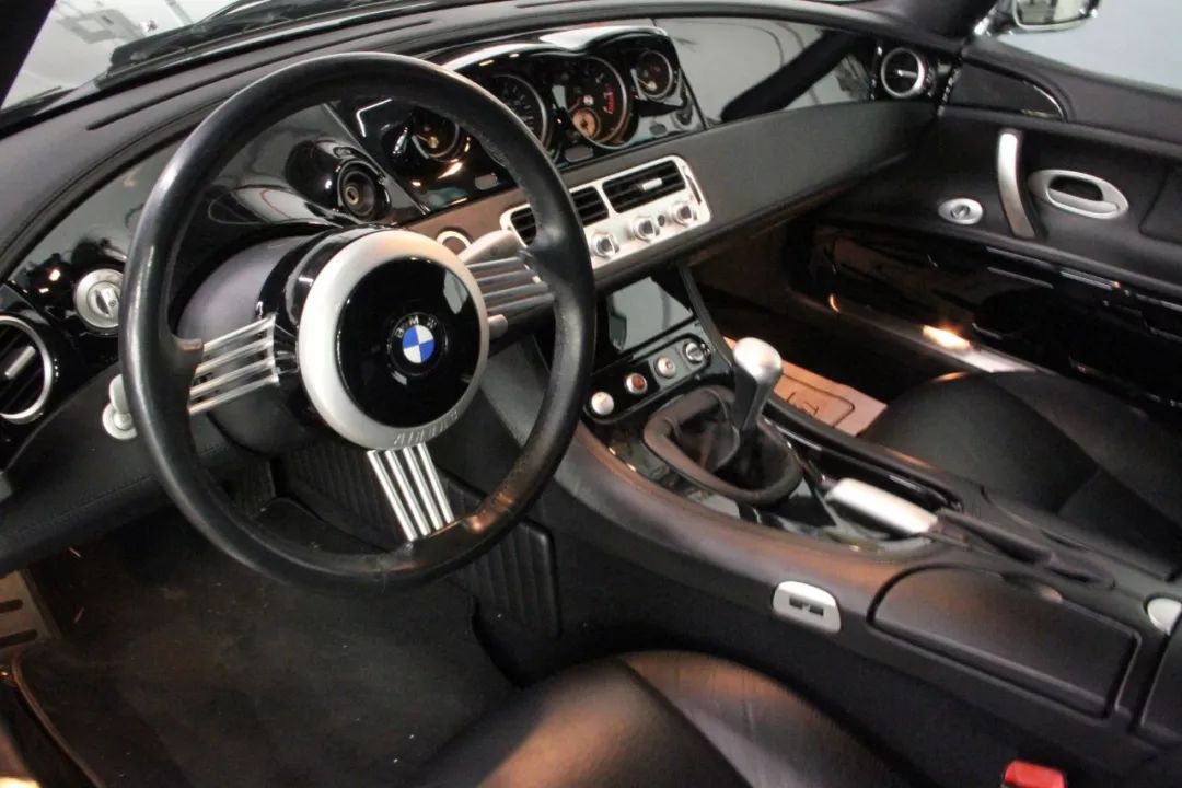 宝马z8价格多少人民币,宝马z8敞篷跑车价格