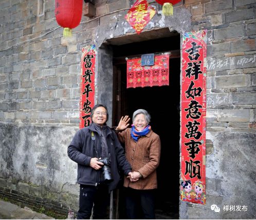 一位临江游子的故乡情：烟雨临江