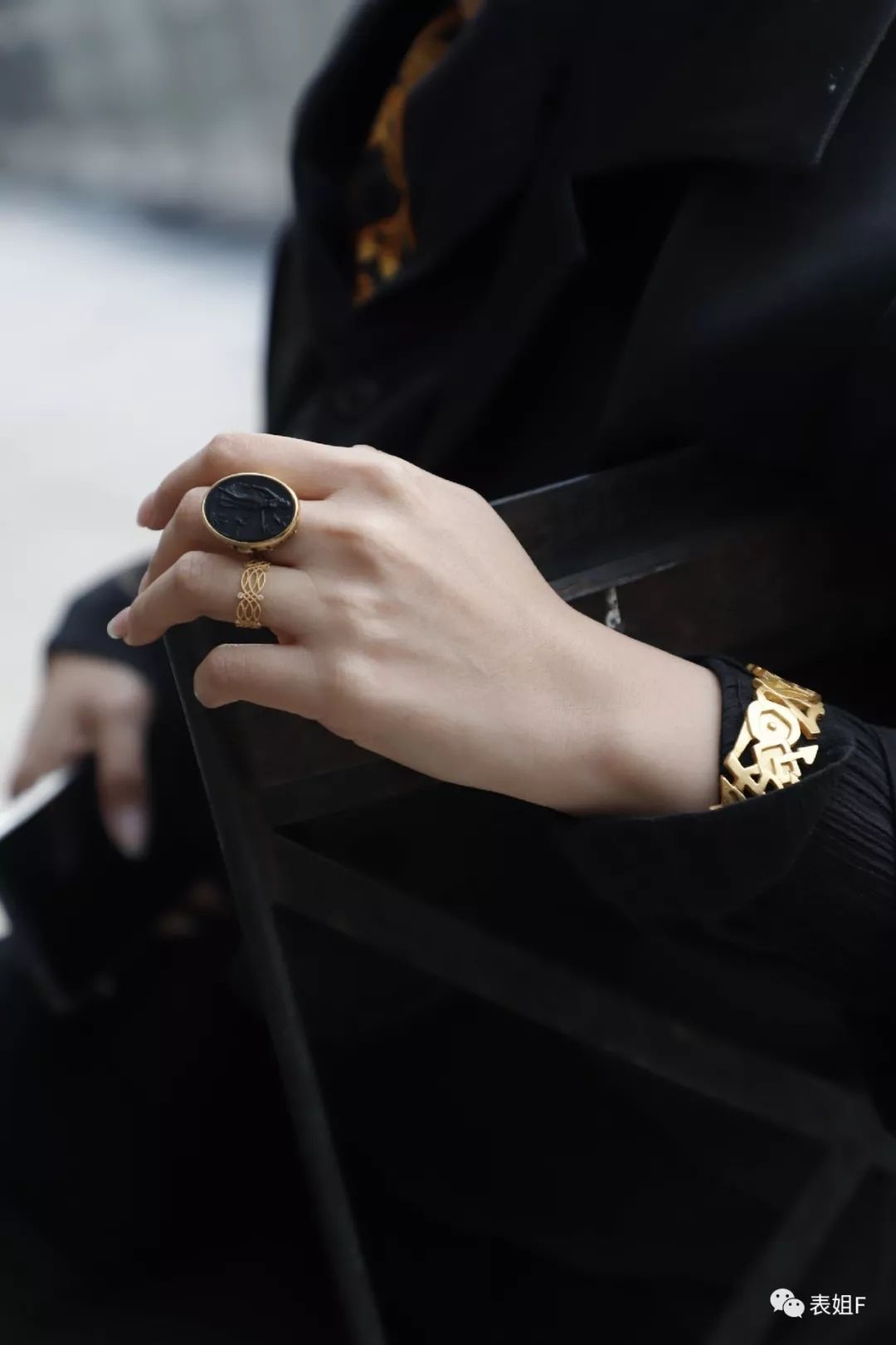 配饰年轻有气质,配饰发展大致分为几个阶段