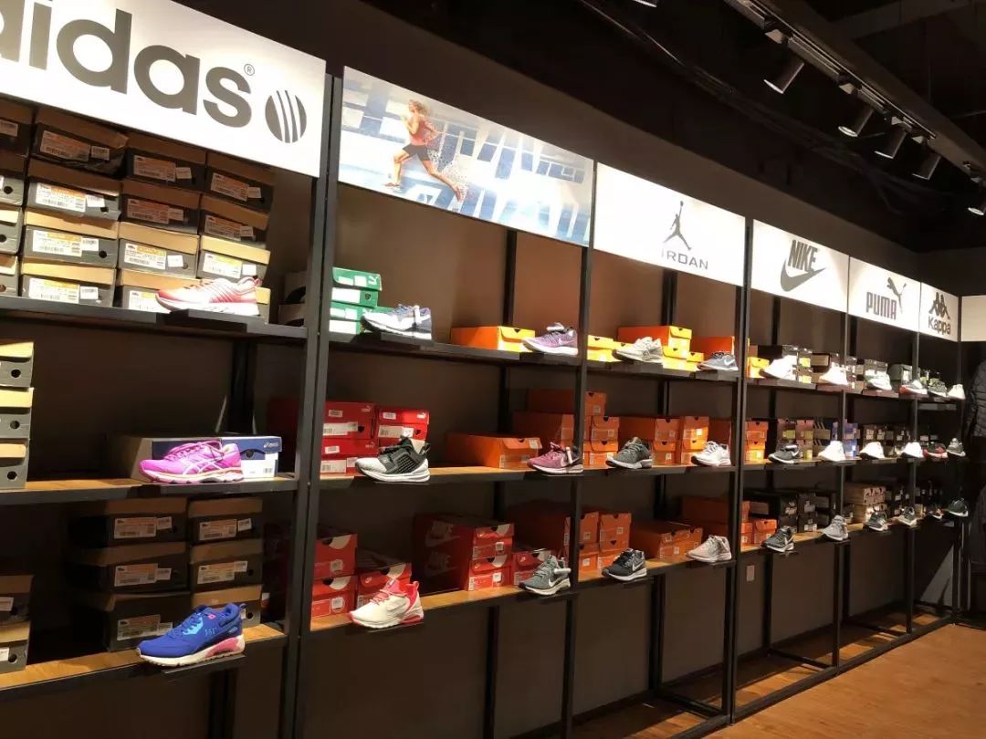 耐克运动鞋49元一双 (耐克运动鞋298元只卖一天)