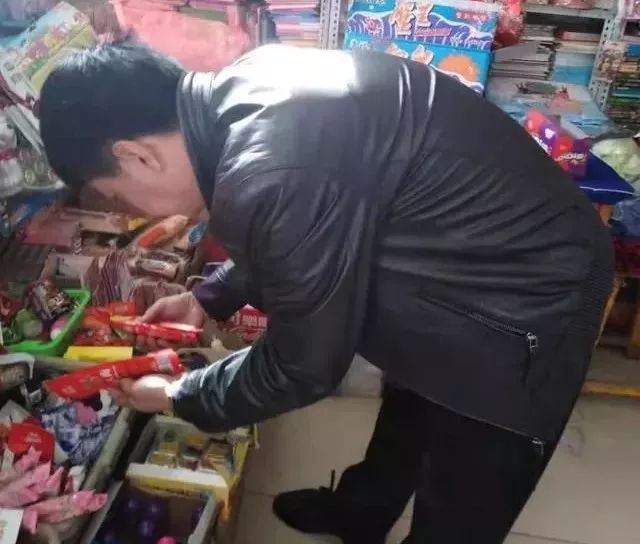 巴彦淖尔清查下架“虾扯蛋”等问题辣条！