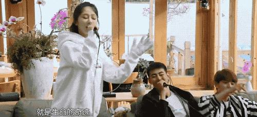 杨紫和男星亲密互动,杨紫和张一山比较亲密的照片