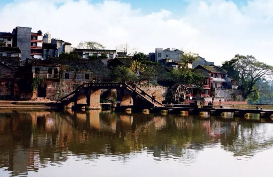 重庆到万灵古镇怎么坐车最快,重庆至荣昌万灵古镇怎么坐车