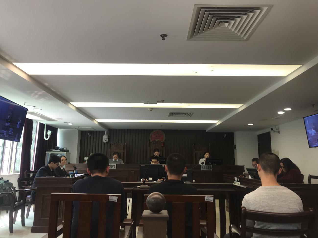 发生争执用手机录像被砸怎么办,拍摄后续手机被砸落