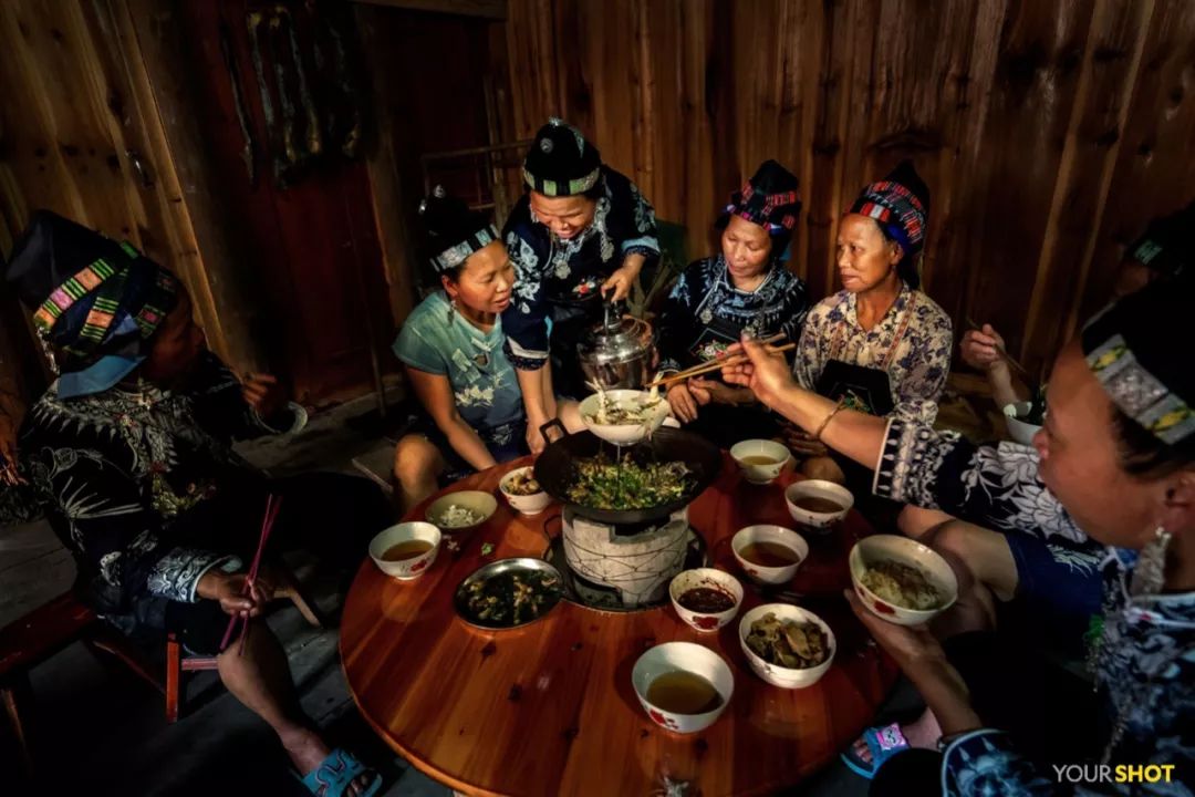 春风满眼尽是春色,纵目天涯浅黛春山的意思是什么