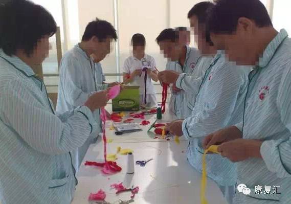 工伤骨折出院康复训练时再次骨折,骨折保守治疗案例