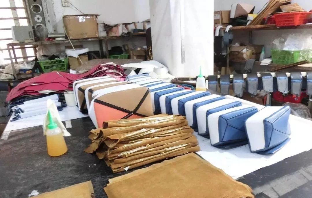 鏇濆厜鑹績鍥借揣,鏇濆厜浠ｈ喘鍐呭箷