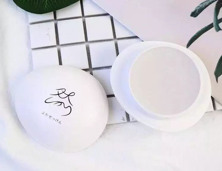 用了几年的火山泥一洗白,用火山泥洗澡