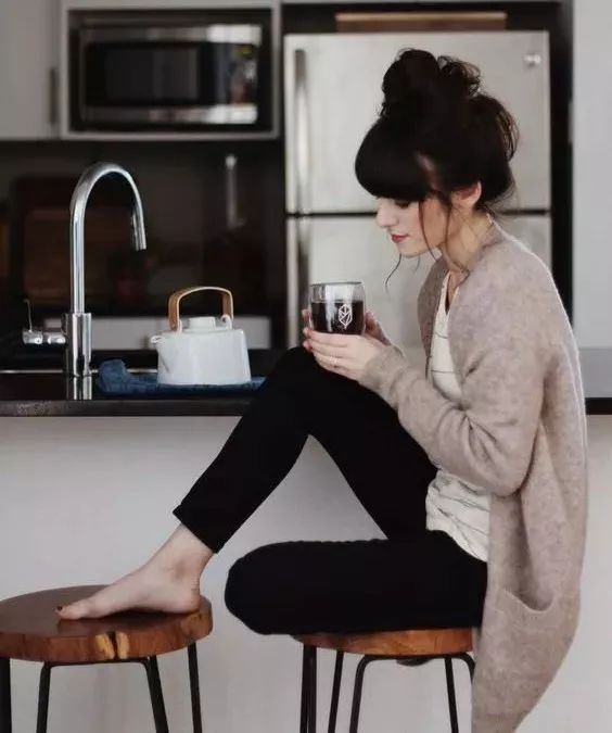 锅盖倒扣在锅上，去盘子异味……这些妙招没想到这么实用！