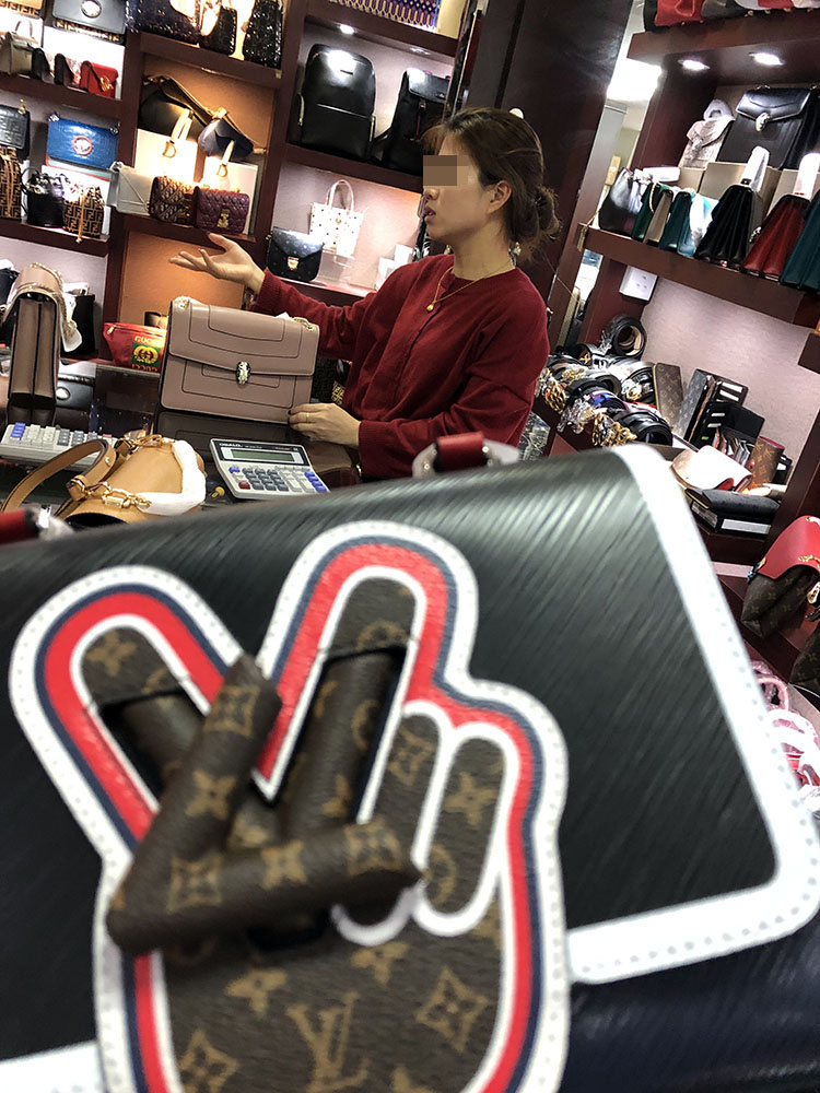 广东假包以假乱真,广东仿品包包以假乱真