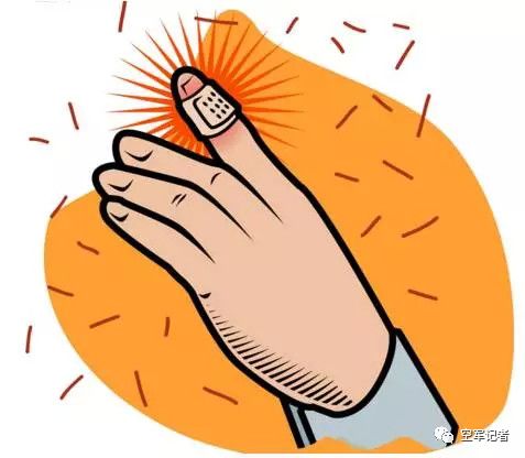 军医包扎手指头视频,军医治疗刀伤