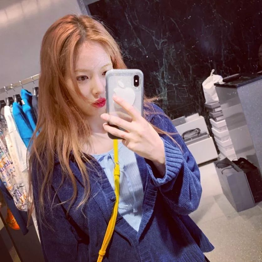 公布恋情被公司开除背假香奈儿都能带货说她是“人间毒药”我服!