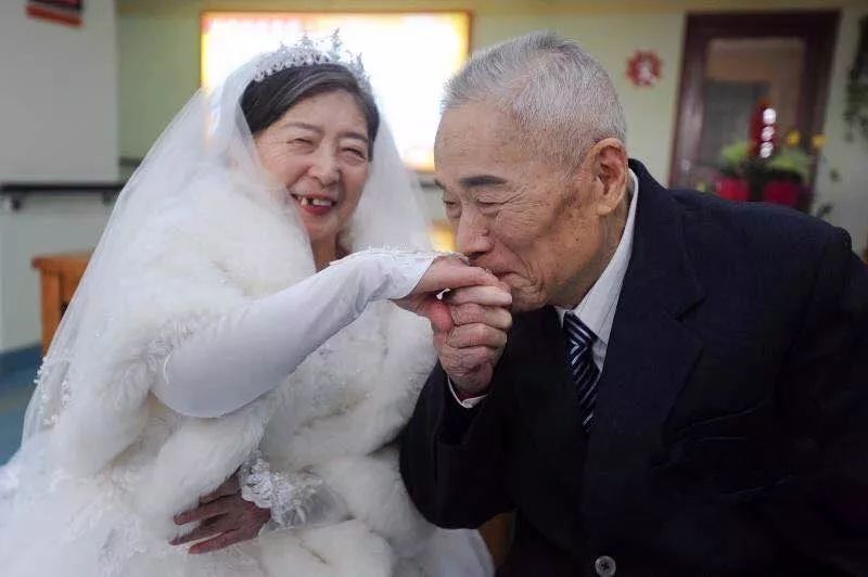 96宀佸ザ濂跺拰97宀佺埛鐖锋劅浜虹殑鐖辨儏,96宀佺埛鐖峰拰94宀佸ザ濂剁浉鐖变竴杈堝瓙