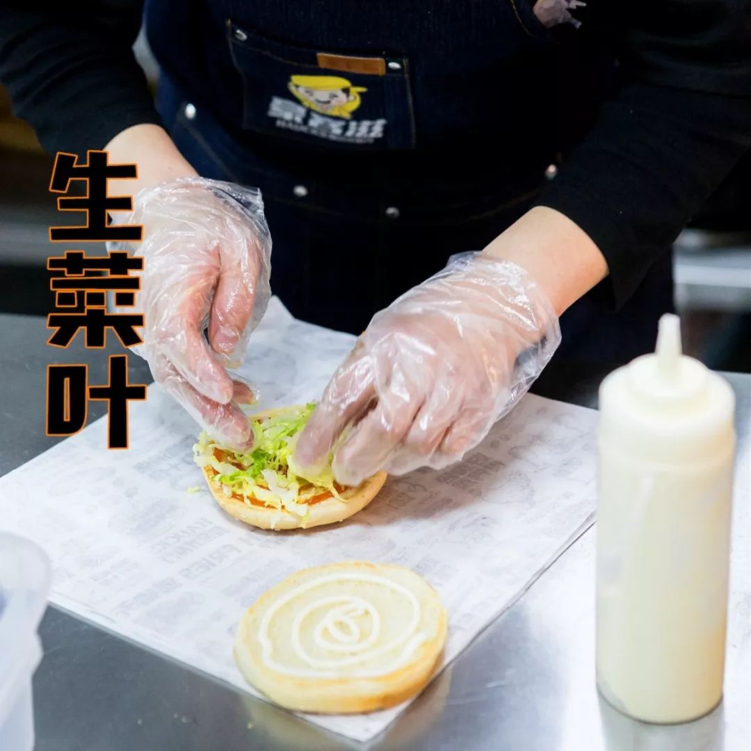 炸鸡汉堡披萨大餐,炸鸡汉堡跟披萨