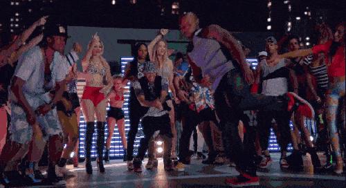 千斤龙虾山、10米巨型火锅，还有百人披萨挑战赛等你来战！这个五一让你嗨玩个够！