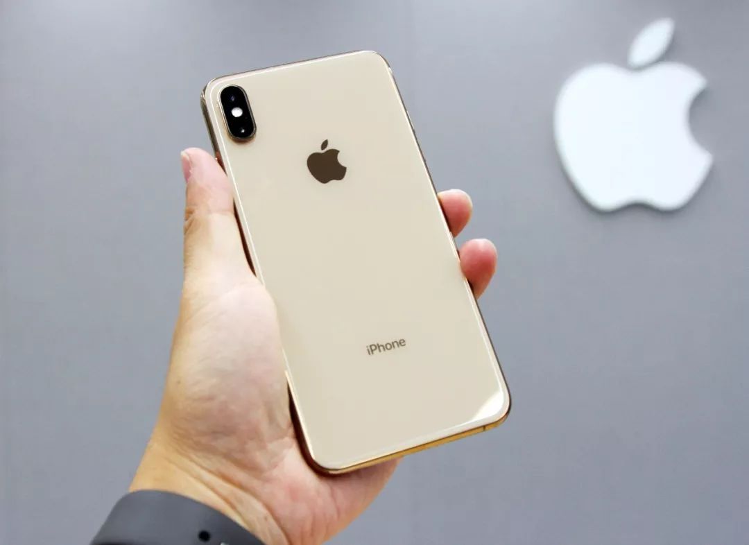 国内奢侈品集体降价，你会选择在家门口买包包吗？