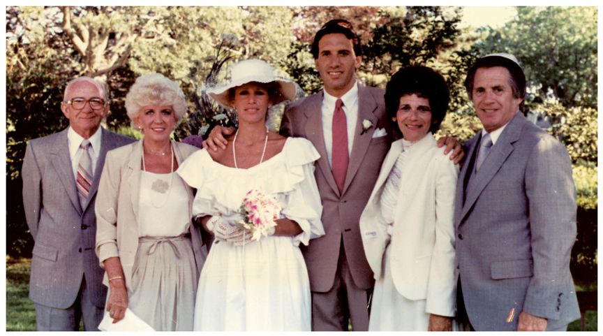 从*血卖**男孩到6000亿商业帝国，他却只想扳倒特朗普？