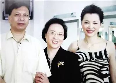 45岁董卿近期状况,46岁董卿现状如何