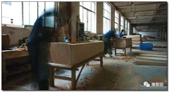 棺材、情趣内衣、小提琴……中国超猛小镇横扫全世界!