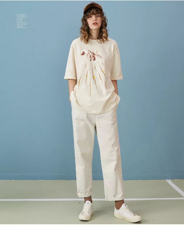 刘雯*服私**里出镜率最高的三种风格短袖，就这么穿了！