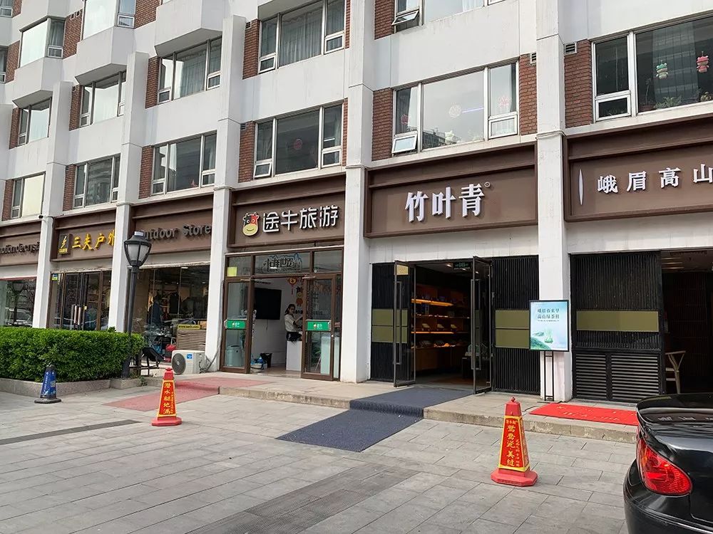最好看的店招,为什么现在的实体店招人难