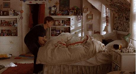 睡觉是应该多穿衣服还是少穿衣服,科普睡觉时到底要不要穿衣服