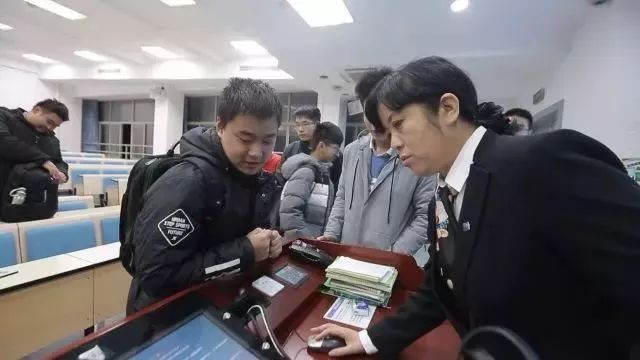 瑗垮畨浜ゅぇ浜烘皵缇庡コ鏁欏笀,浜ゅぇ濂崇