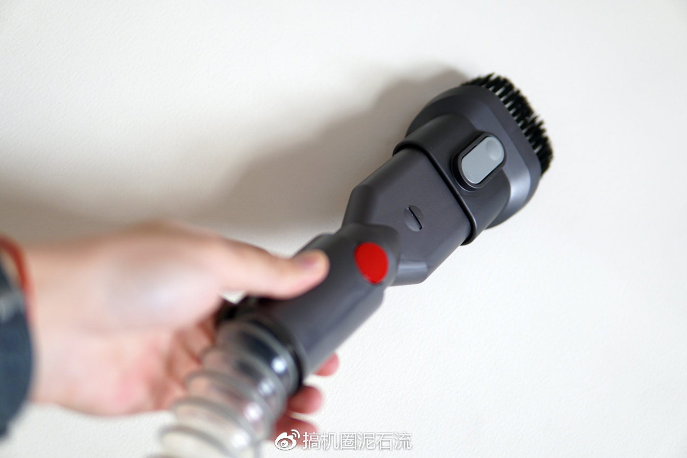 戴森除螨仪手持吸尘器评测,戴森吸螨仪v7清洗视频