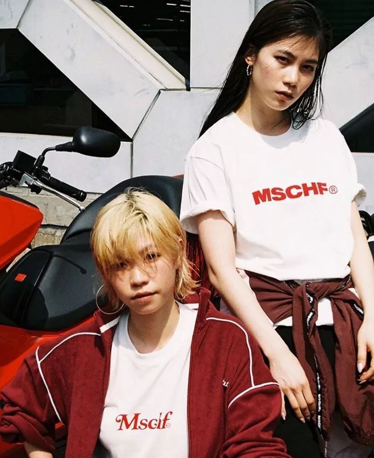 寻觅一些韩国服饰品牌换换口味？那我们不如从球鞋入手吧~