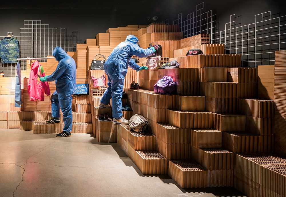 马德里开了家废墟服装店，这里有当下最流行的工业（地）风!