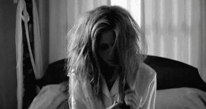 你的头发一天一次还长吗,你的头发那么长不会掉下来吗