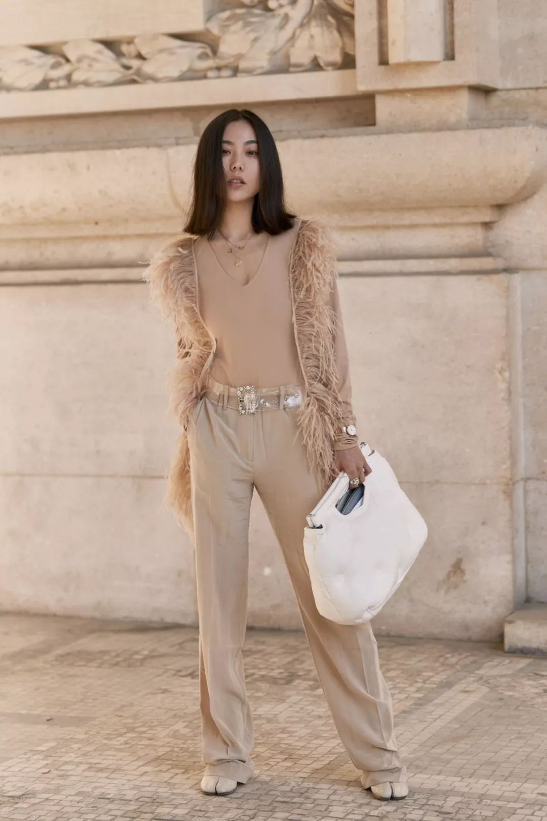 吴宣仪穿深v长裙,吴宣仪深v长裙