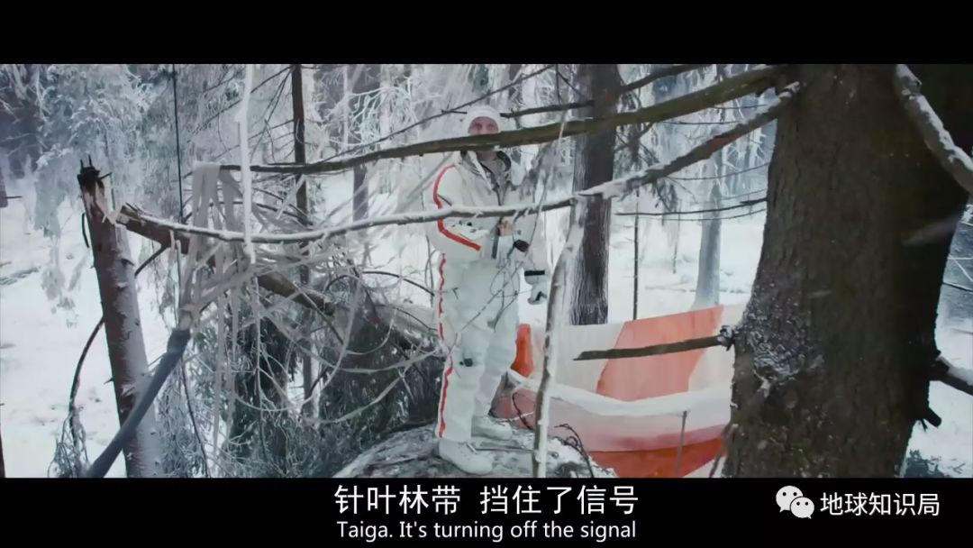 宇航员不小心掉进太空中,宇航员工作时不小心摔下太空