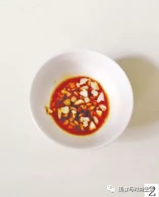 蒜蓉粉丝蒸扇贝好吃有诀窍,蒜蓉粉丝蒸扇贝教程宵夜必备