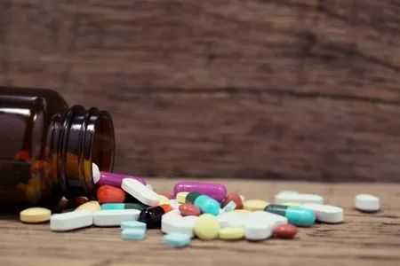 快回家翻翻看,家里的药过期了没;主任药师教您处理过期药品