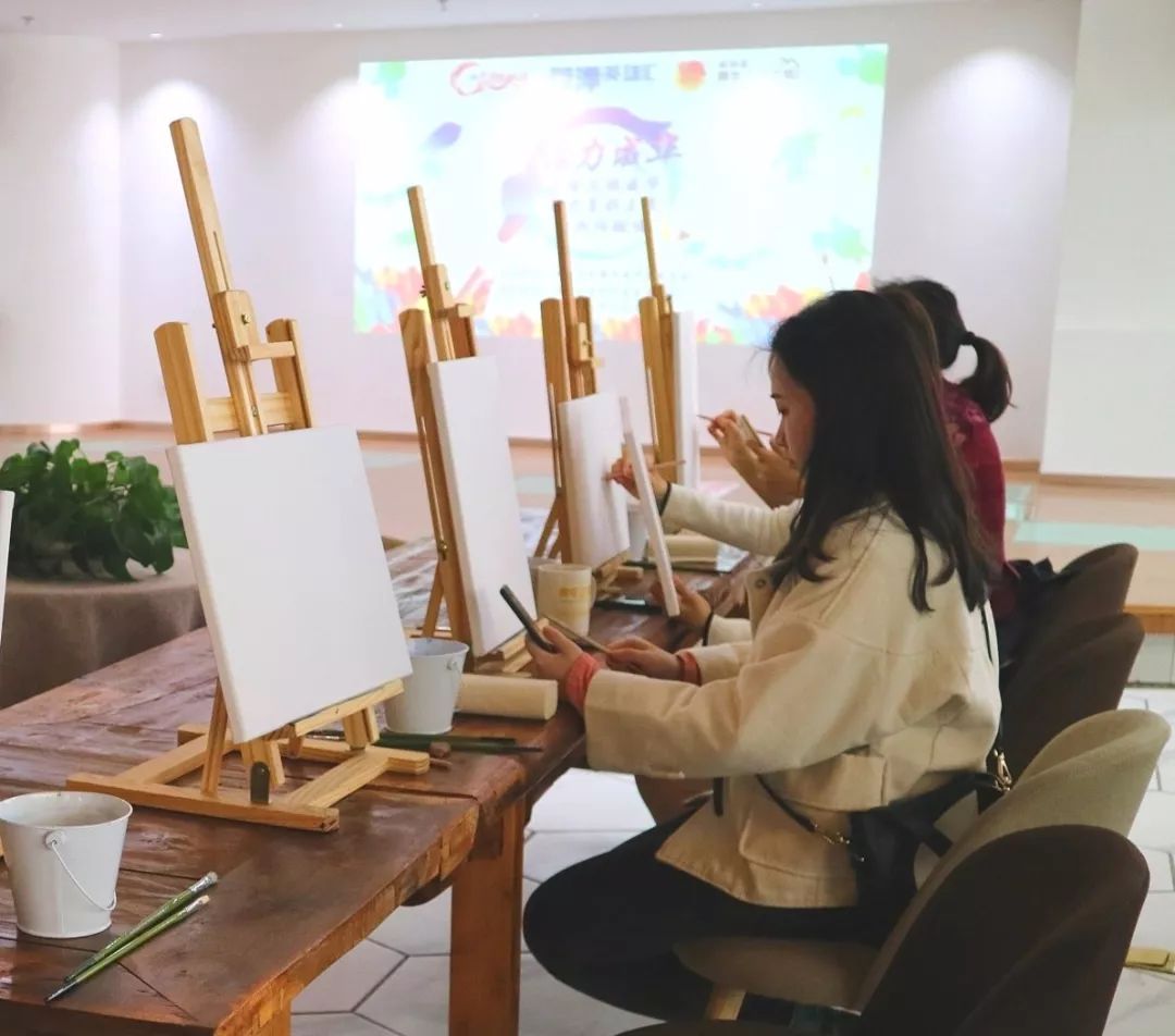 追梦成华|手绘未来!团团周末油画班超有爱~！