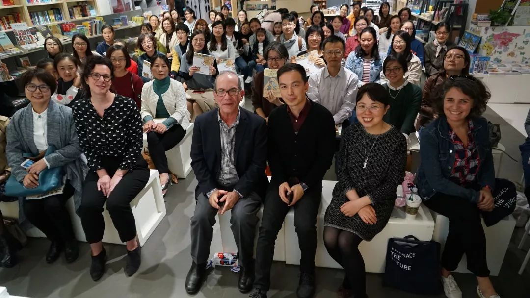 “魔法Auntie”张弘:做童心世界的点灯人,以专业和勇气远离阅读“爆款”|我的城·讲述