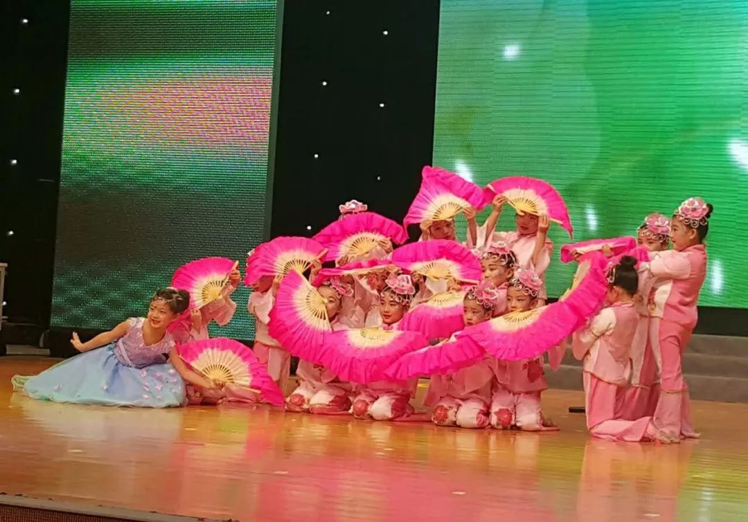 港口区英华幼儿园招聘,金鸡幼儿园招聘幼师信息