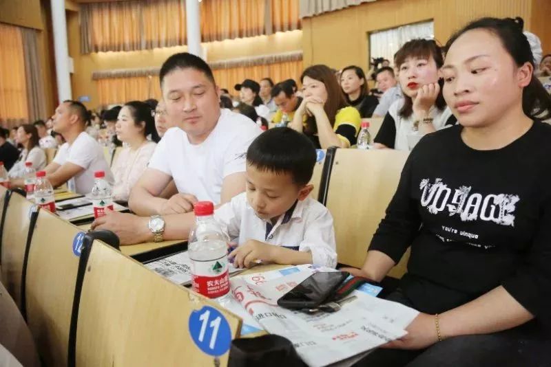 义乌市新丝路学校与树人中学,义乌市新丝路学校