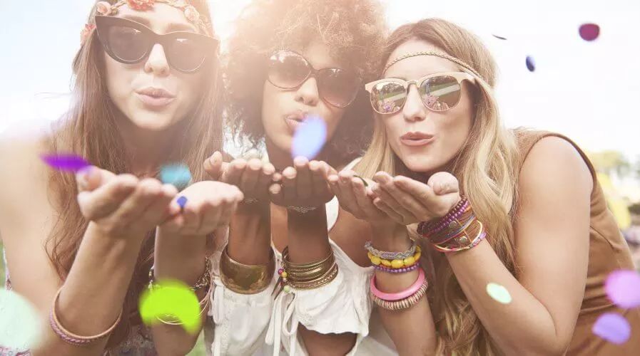 据说美国最骚的仔们都来这片沙漠里开趴