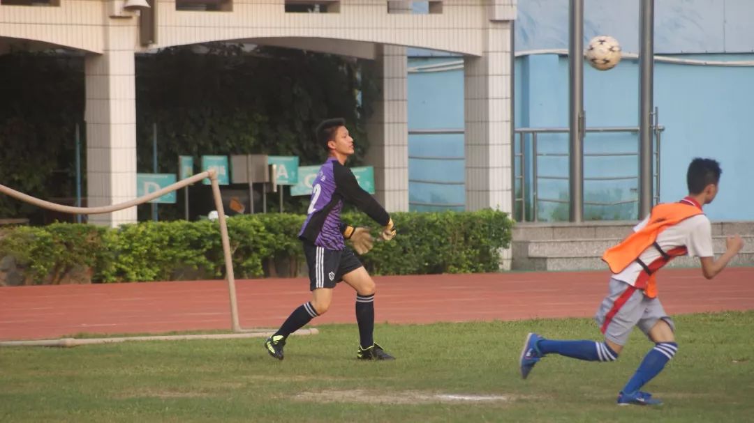 【活力邓中】夕阳西下，绿茵球场赛青春——记高一（6）班足球赛