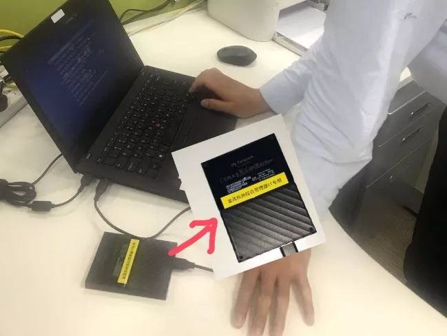 钢铁侠有战甲，灭霸有手套，中化人的劳动神器是？