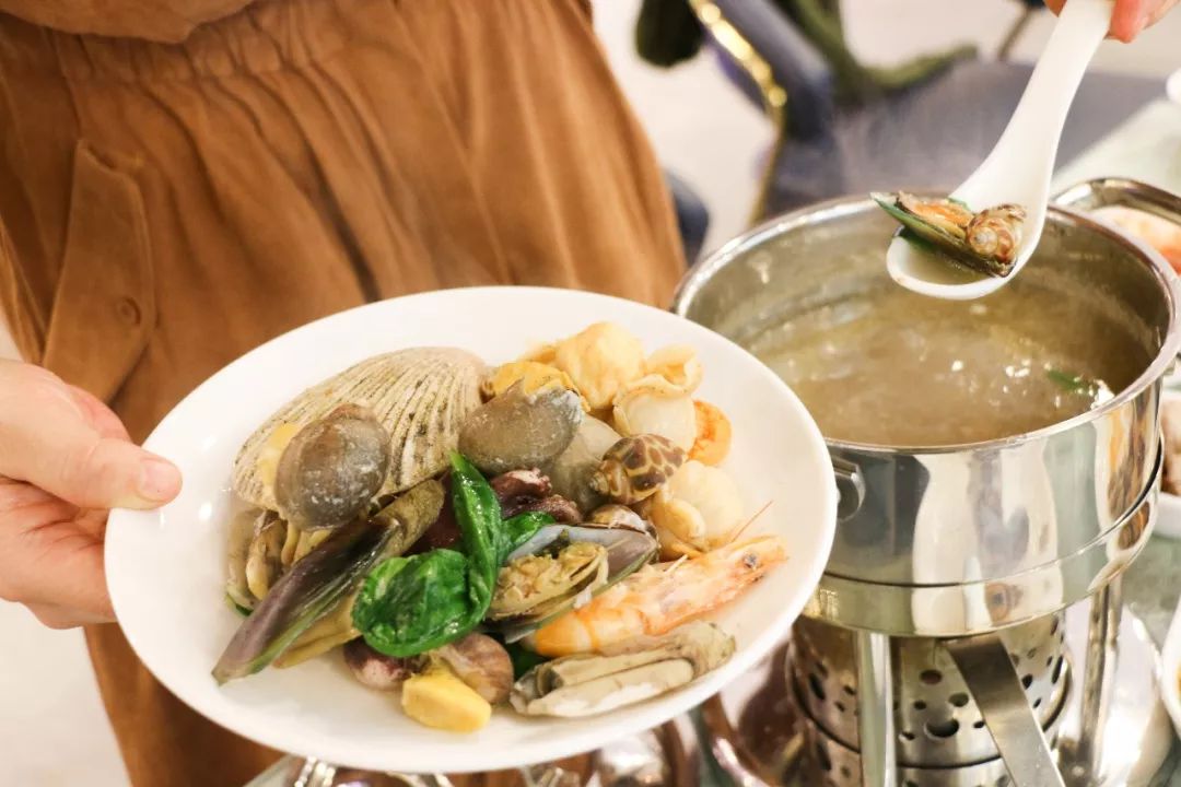 海鲜随便吃…还奖100块？遇上哈尔滨这家新店开业，减肥*党**哭了