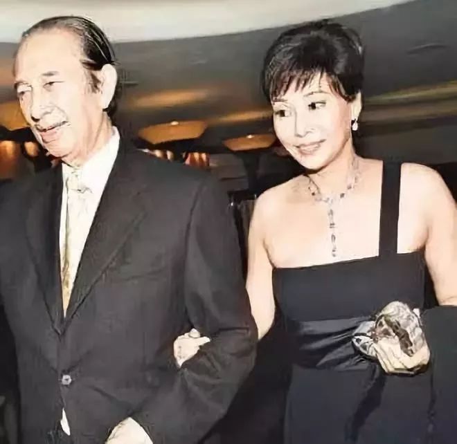 她是何鸿燊的最美千金,赌王最美千金何超英