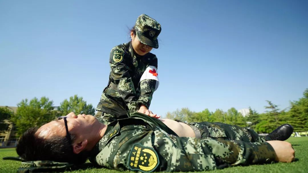 在战场上如何避免损失,假如在战场上受伤了