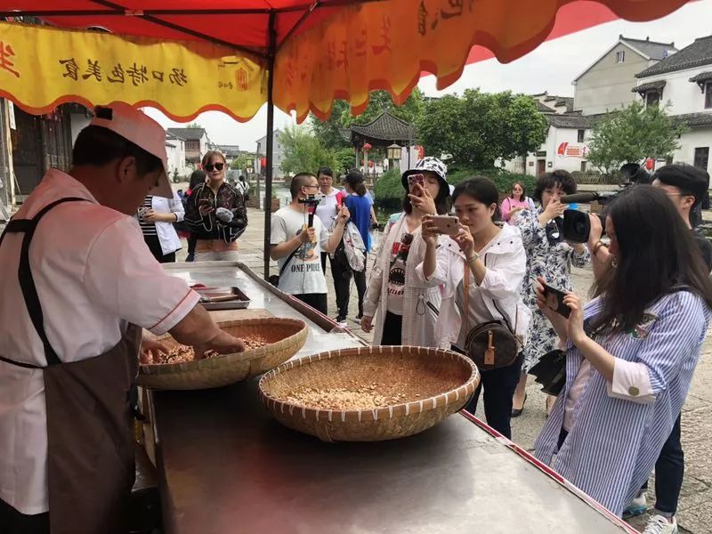 推进百千万工程专题访谈,践行四力记者节