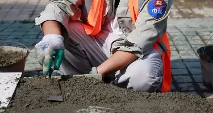 双手起满老茧的男孩,17岁男孩长了手上老茧