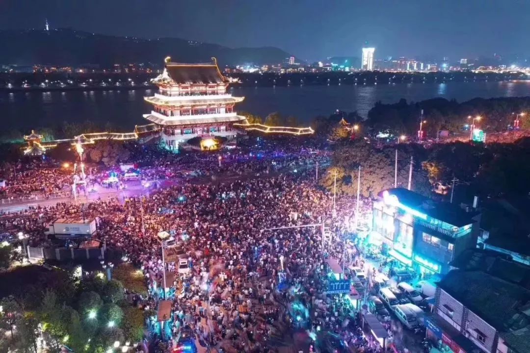 直飞青岛机票特价,五一青岛飞哪里机票便宜